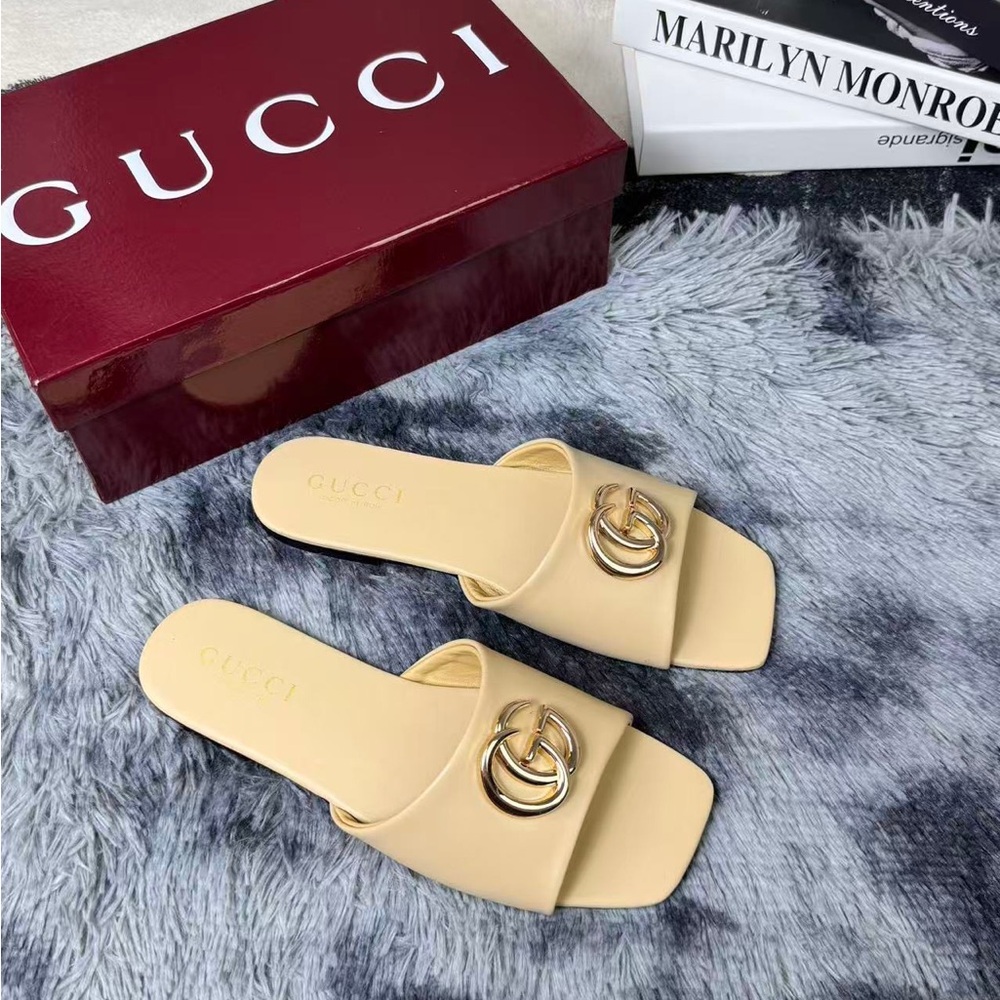 Gucci Interlocking G Cream Leather Slide Sandals